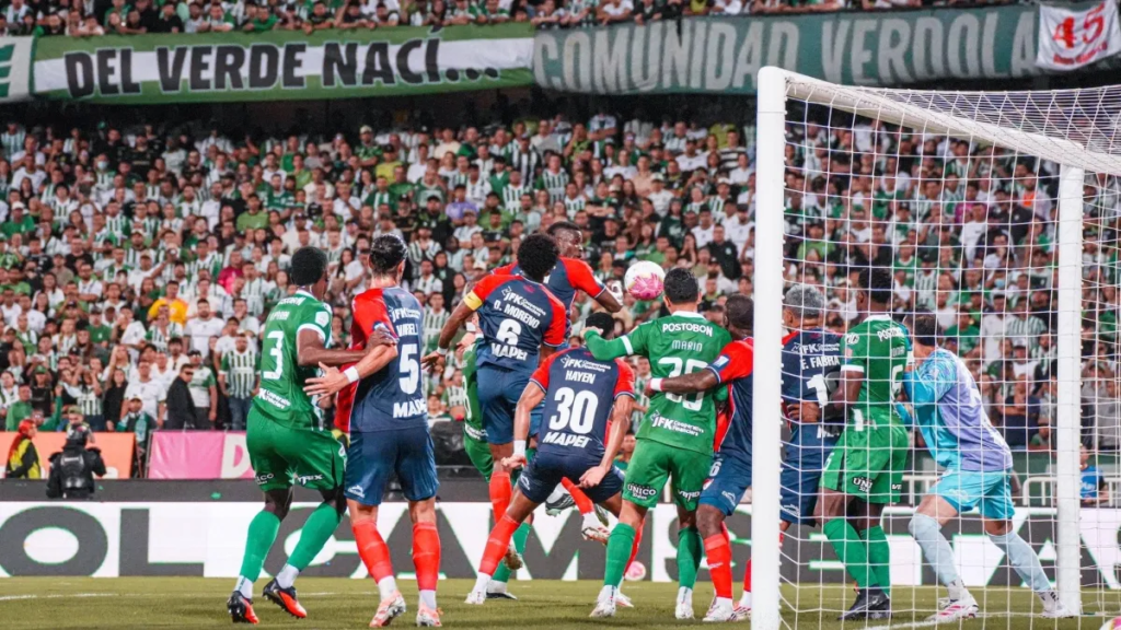 James Rodríguez es titular en clásico paisa entre Nacional y Medellín
